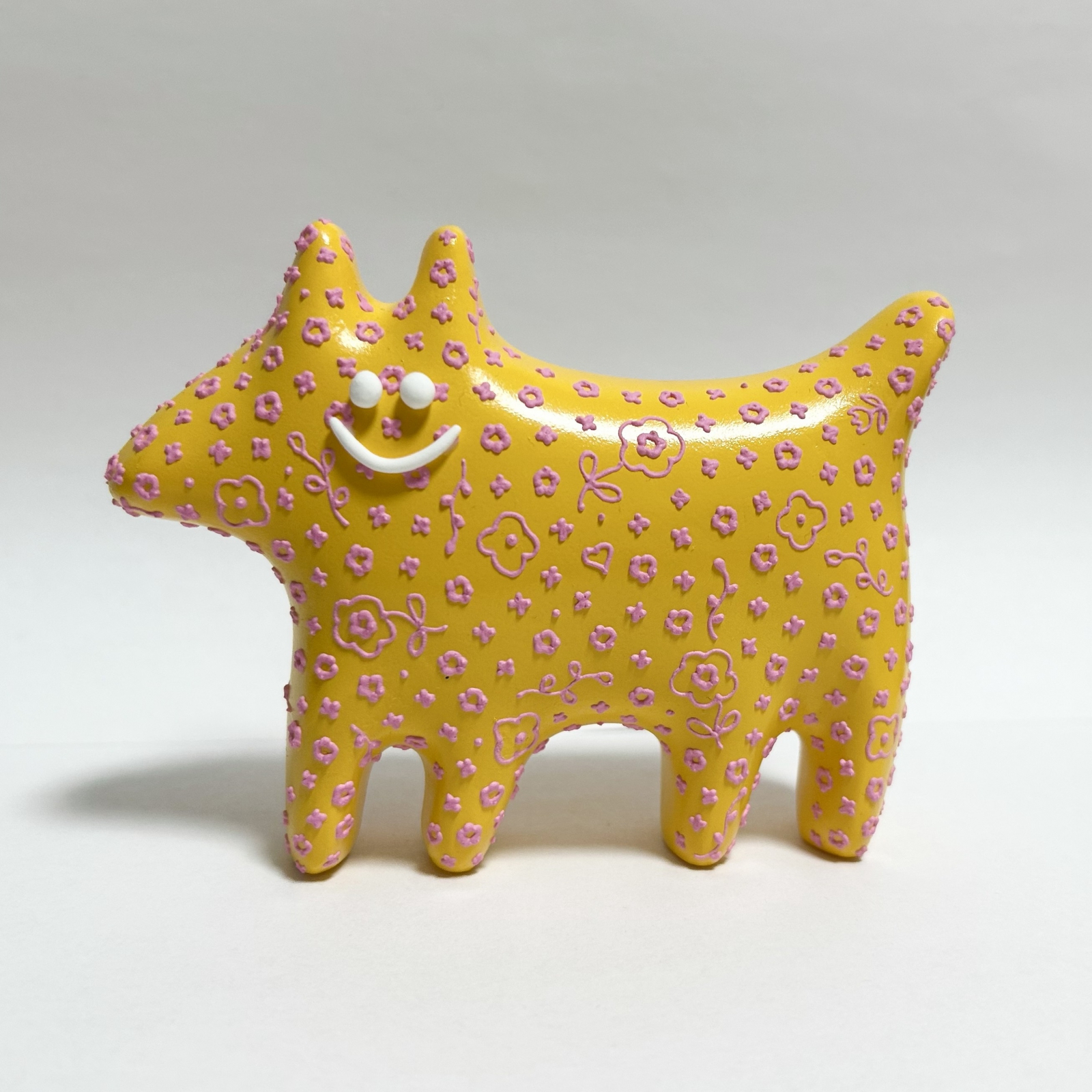 3D Dogs that re-flect you / Yel-low and Pink